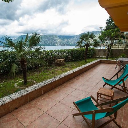 Apartments Beachfront Kotor Kültér fotó