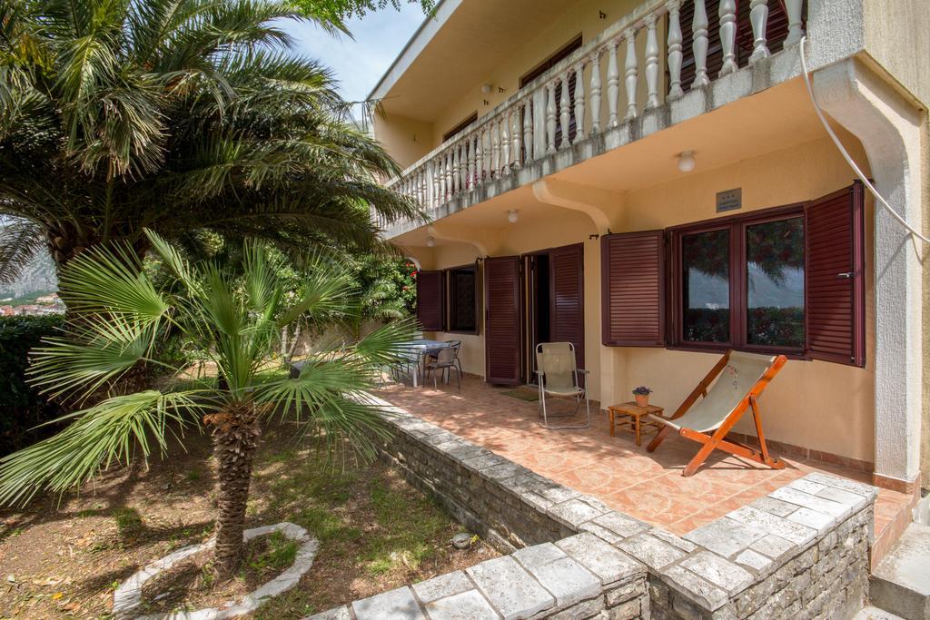 Apartments Beachfront Kotor Kültér fotó