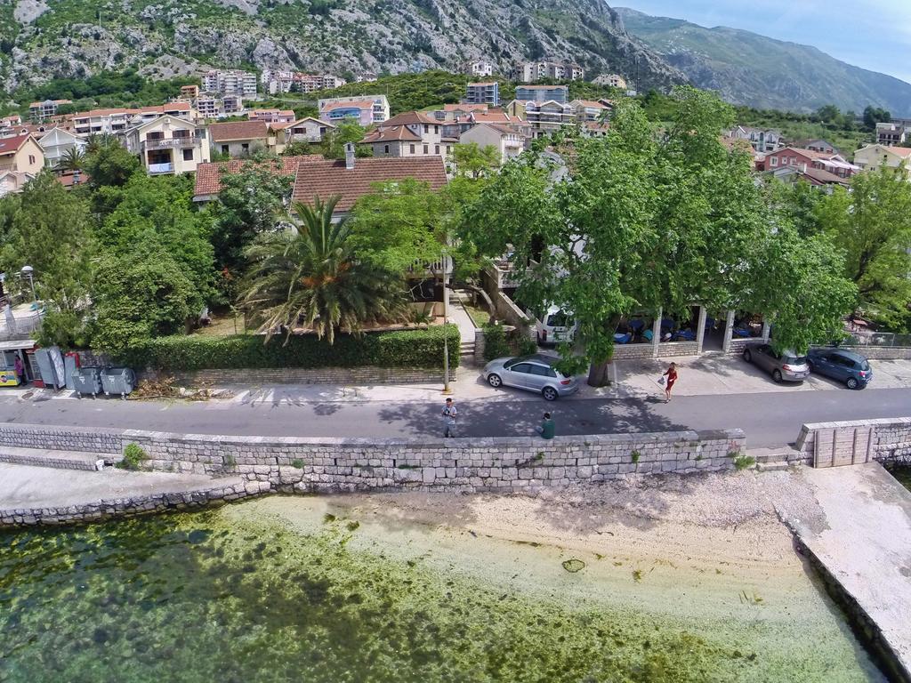 Apartments Beachfront Kotor Kültér fotó