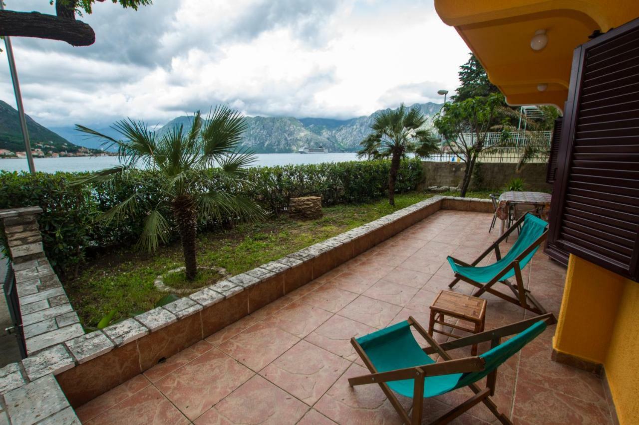 Apartments Beachfront Kotor Kültér fotó