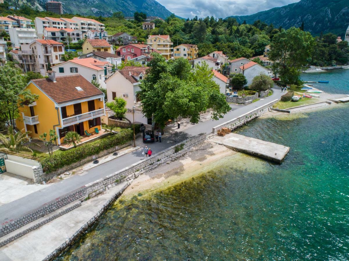Apartments Beachfront Kotor Kültér fotó